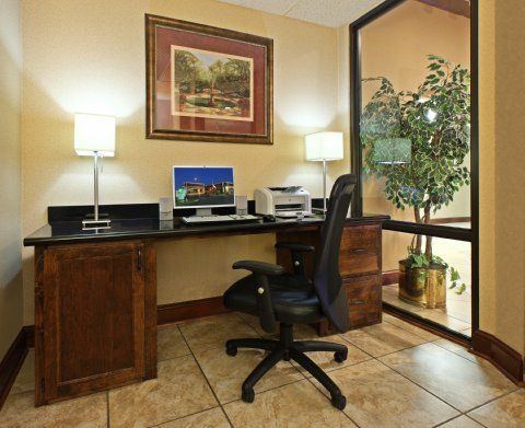 Holiday Inn ジョーンズボロ 部屋 写真