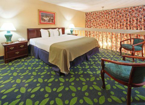 Holiday Inn ジョーンズボロ 部屋 写真